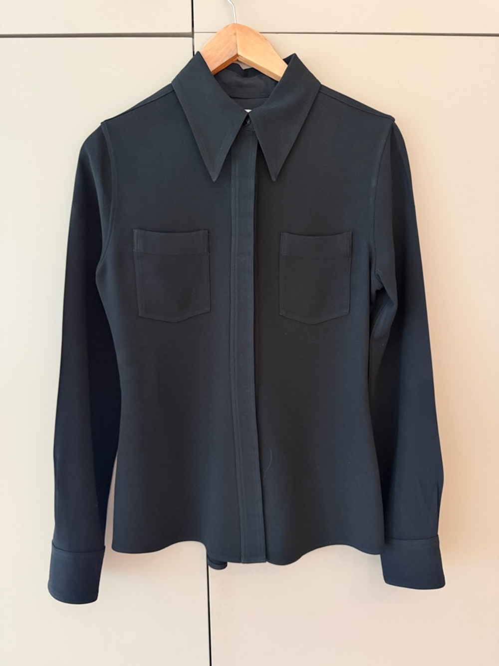 Victoria Beckham black patch pocket crepe shirt size 6 U.S. or 10 U.K.